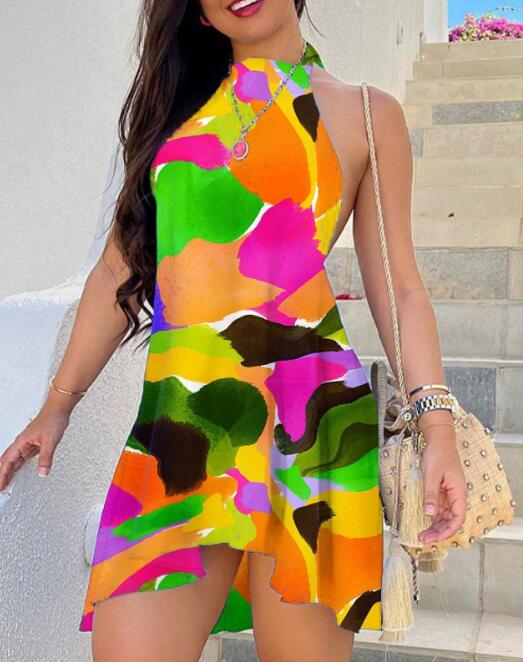 Modisches rückenfreies Mini- Swing-Kleid