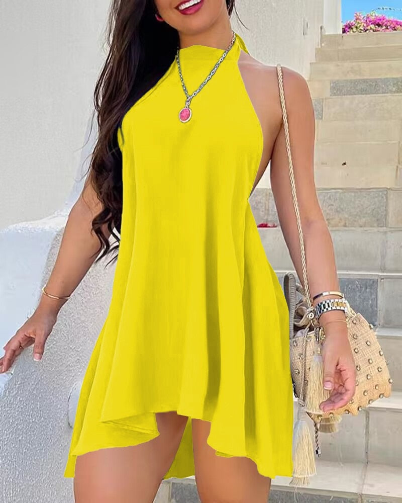 Modisches rückenfreies Mini- Swing-Kleid