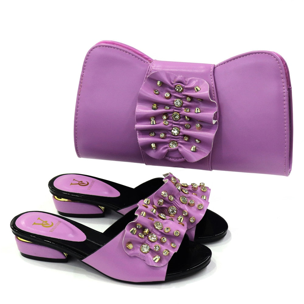 2023 neuestes italienisches Design Mode afrikanische Frauen, niedrige Ferse bequeme Schuhe und Taschen Set