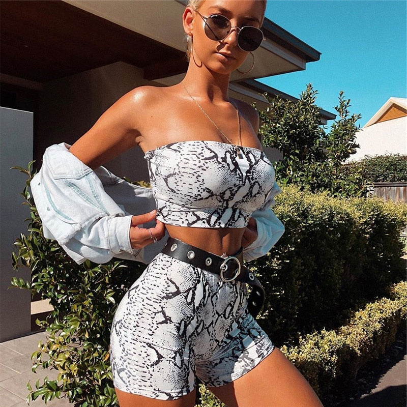 Damen Schlangenhaut Zweiteilige Set, trägerlos Low Cut rückenfrei, elastische Taille, Shorts Sommer Mode Beachwear 2 Pcs Outfits