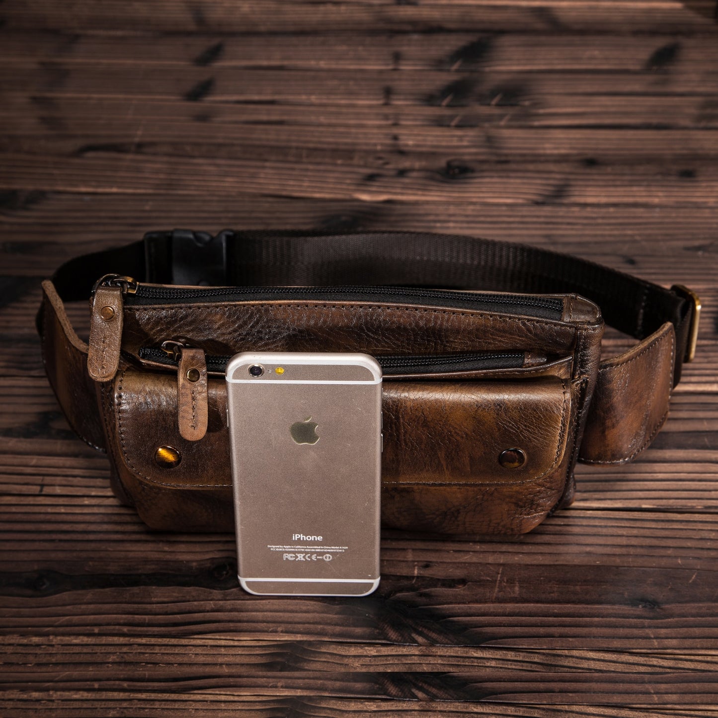 Rindsleder Gürteltasche, Brust Sling Bag Design