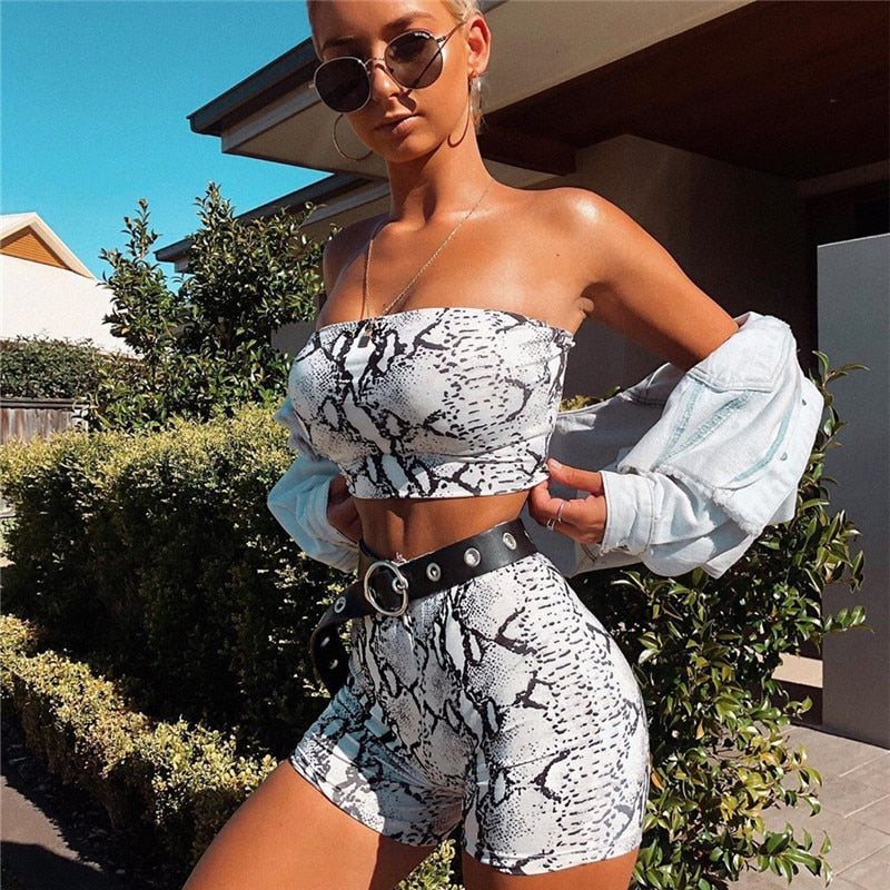Damen Schlangenhaut Zweiteilige Set, trägerlos Low Cut rückenfrei, elastische Taille, Shorts Sommer Mode Beachwear 2 Pcs Outfits