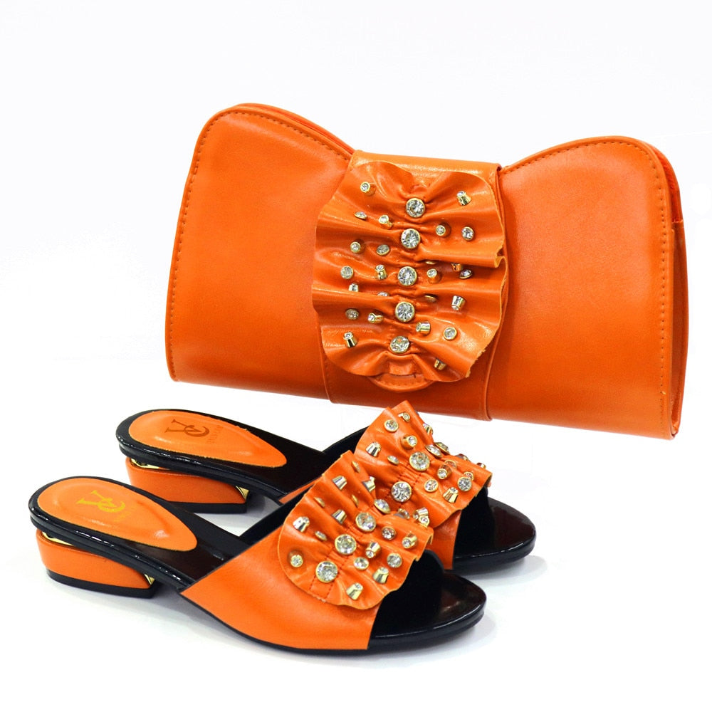 2023 neuestes italienisches Design Mode afrikanische Frauen, niedrige Ferse bequeme Schuhe und Taschen Set