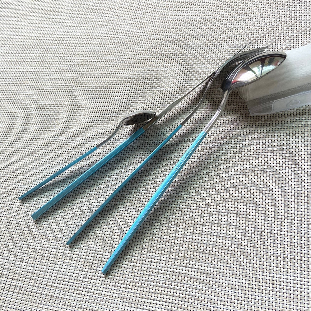 24-teiliges Geschirr-Set aus mattem Gold, Edelstahl 18/10, Messer, Gabel und Löffel Set