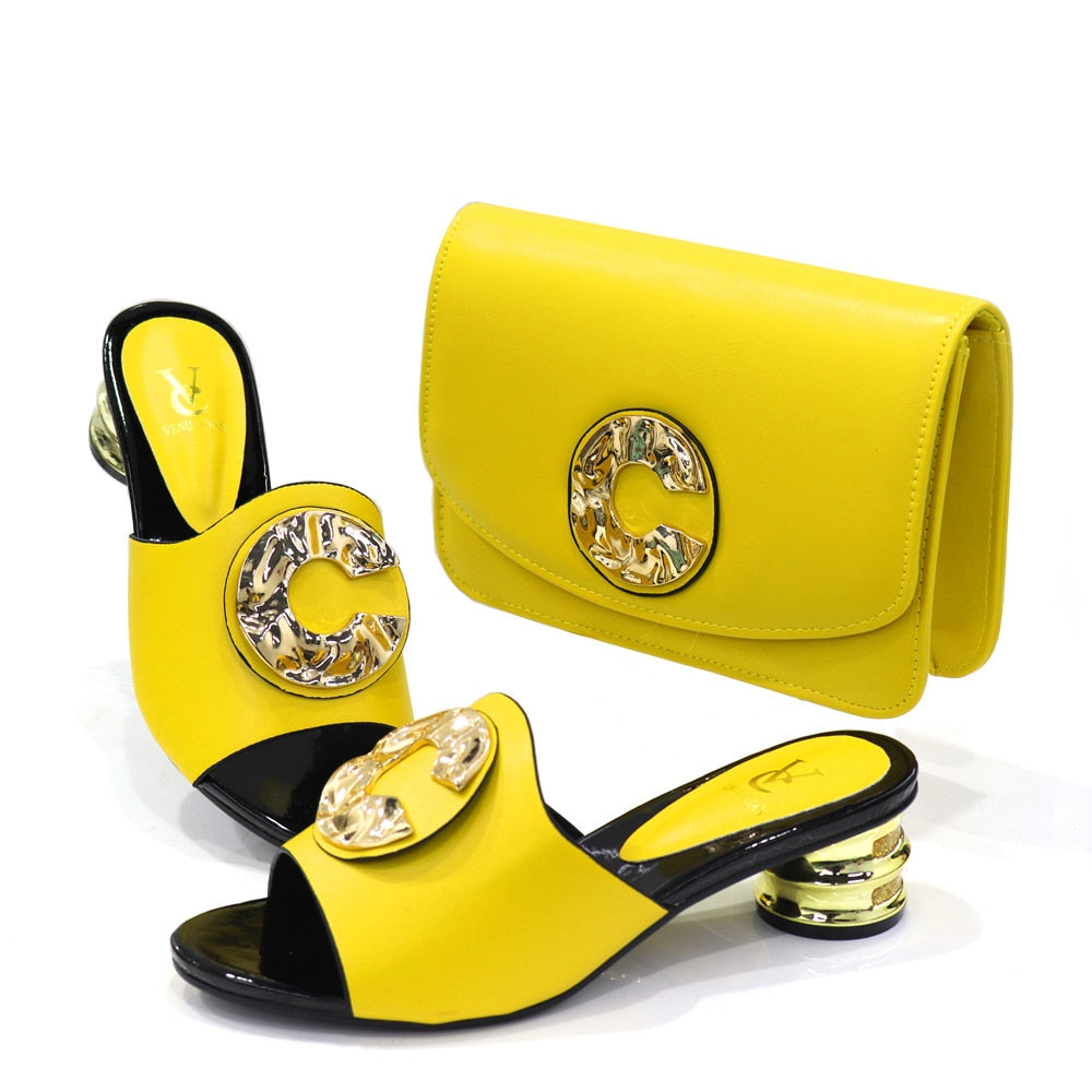 2023 neuestes italienisches Design Mode afrikanische Frauen, niedrige Ferse bequeme Schuhe und Taschen Set