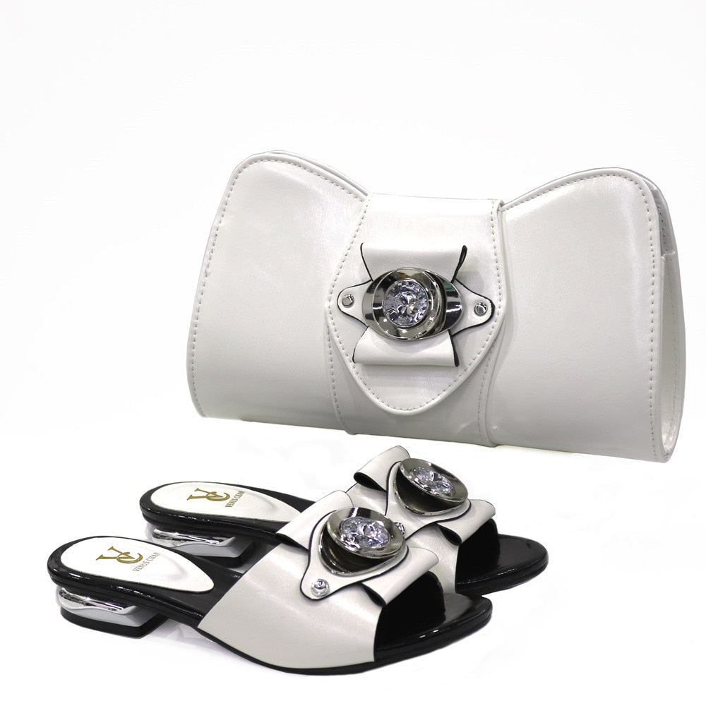 2023 neuestes italienisches Design Mode afrikanische Frauen, niedrige Ferse bequeme Schuhe und Taschen Set