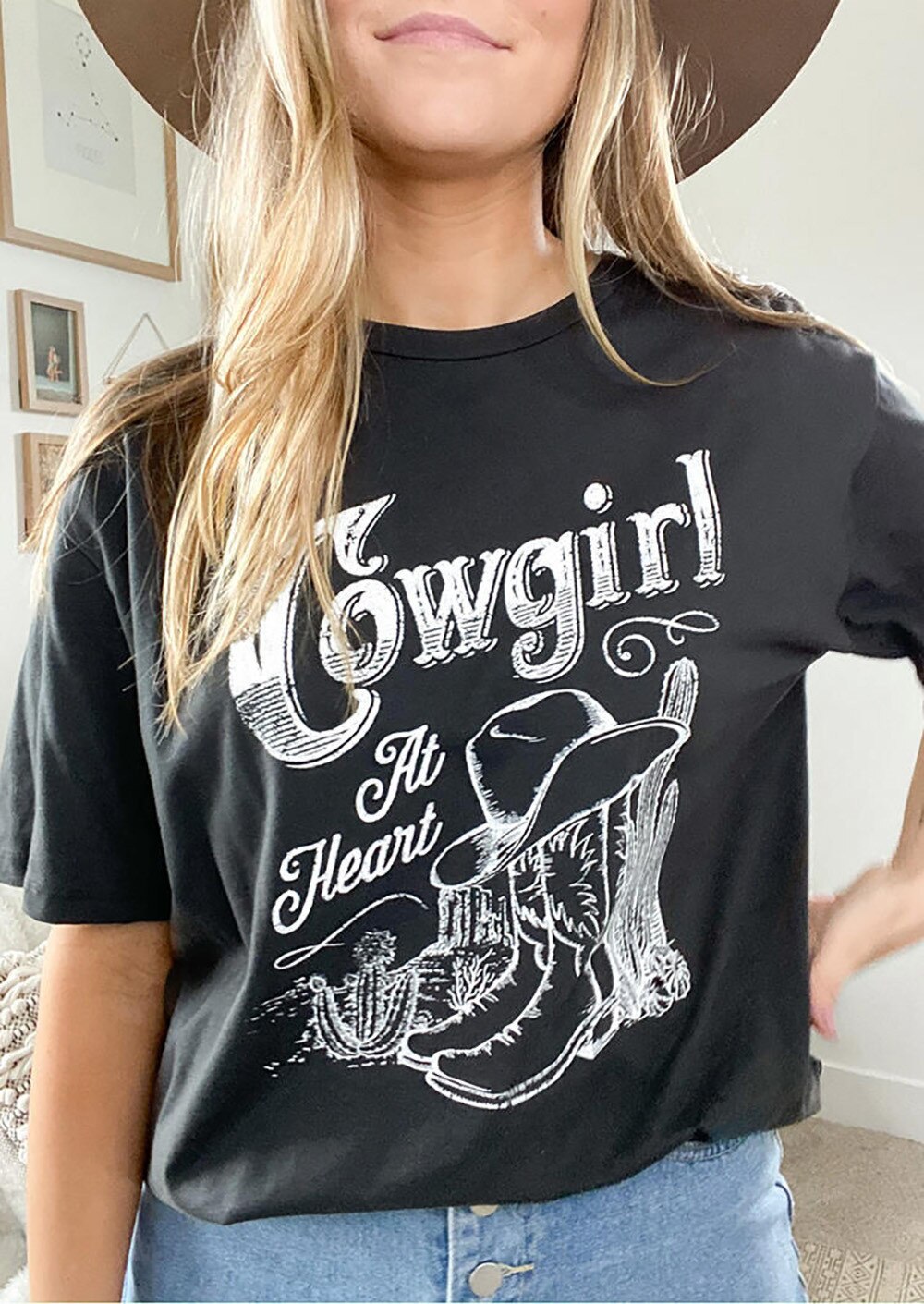 Bedruckter Sommer Cowgirl T-shirts "Im Herzen Druck" in einem einzigartigen Design