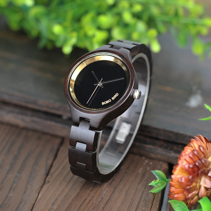 BOBO BIRD P16 Einfache Frauen hölzerne Uhren, Klassisches schwarzes Zifferblatt Damen Quarz Kleid Uhr in hölzernen Box