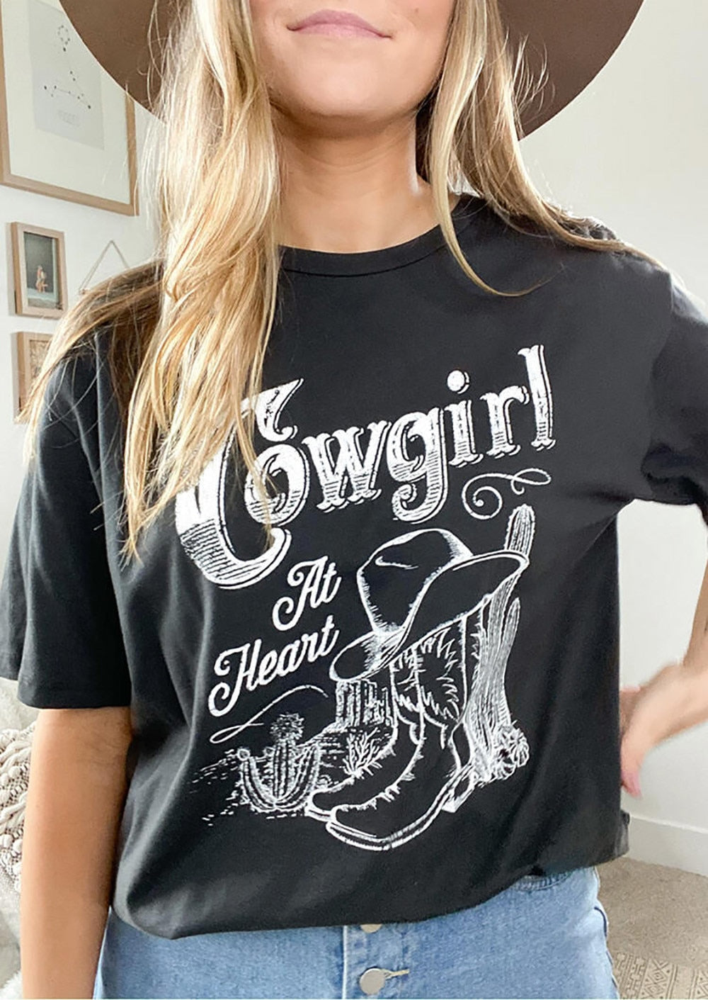 Bedruckter Sommer Cowgirl T-shirts "Im Herzen Druck" in einem einzigartigen Design