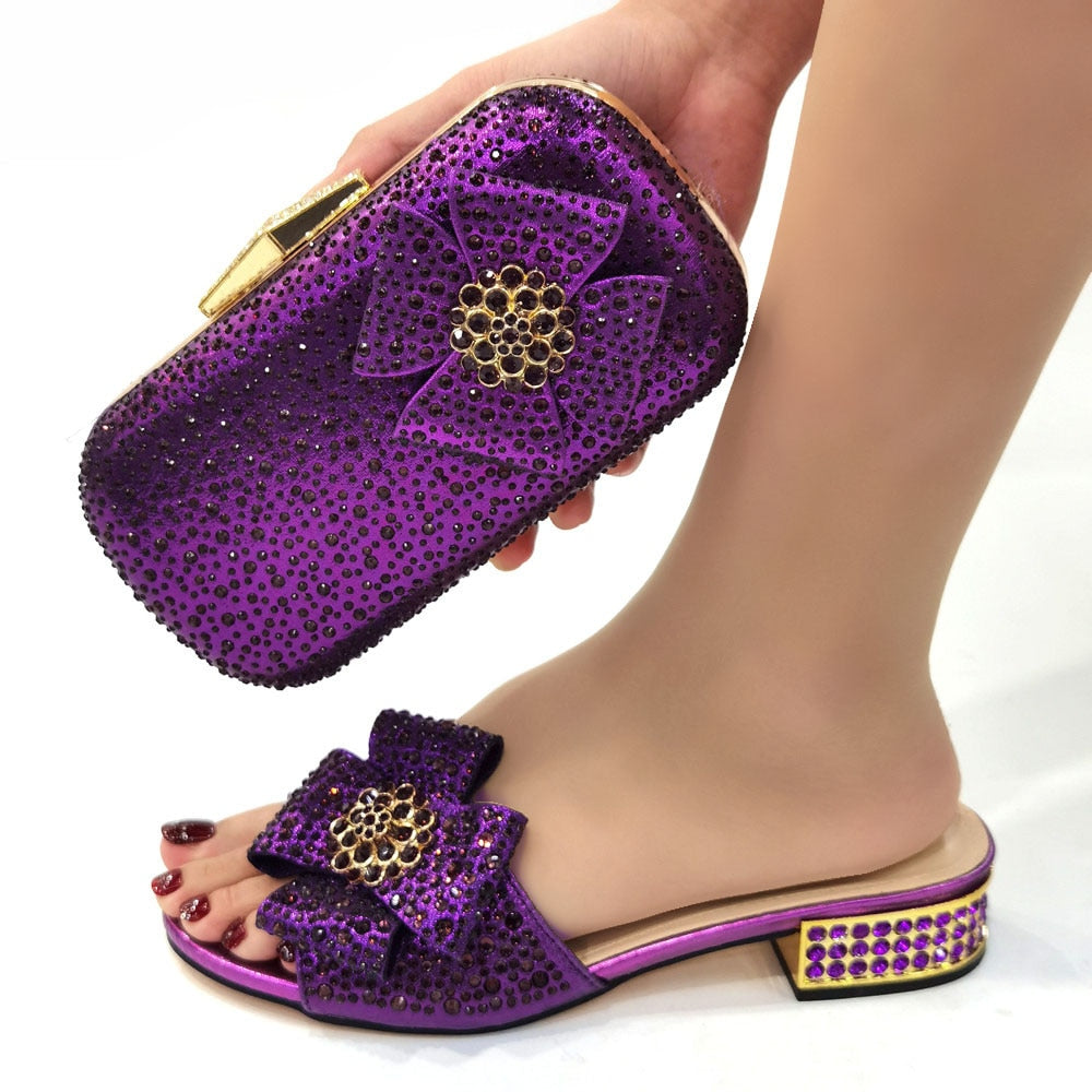 2023 neuestes italienisches Design Glänzende Schleife Kollokation Strass, Damen Schuh und Tasche Sets in Grüner Farbe