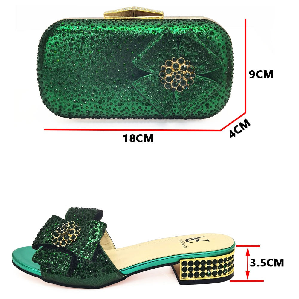 2023 neuestes italienisches Design Glänzende Schleife Kollokation Strass, Damen Schuh und Tasche Sets in Grüner Farbe