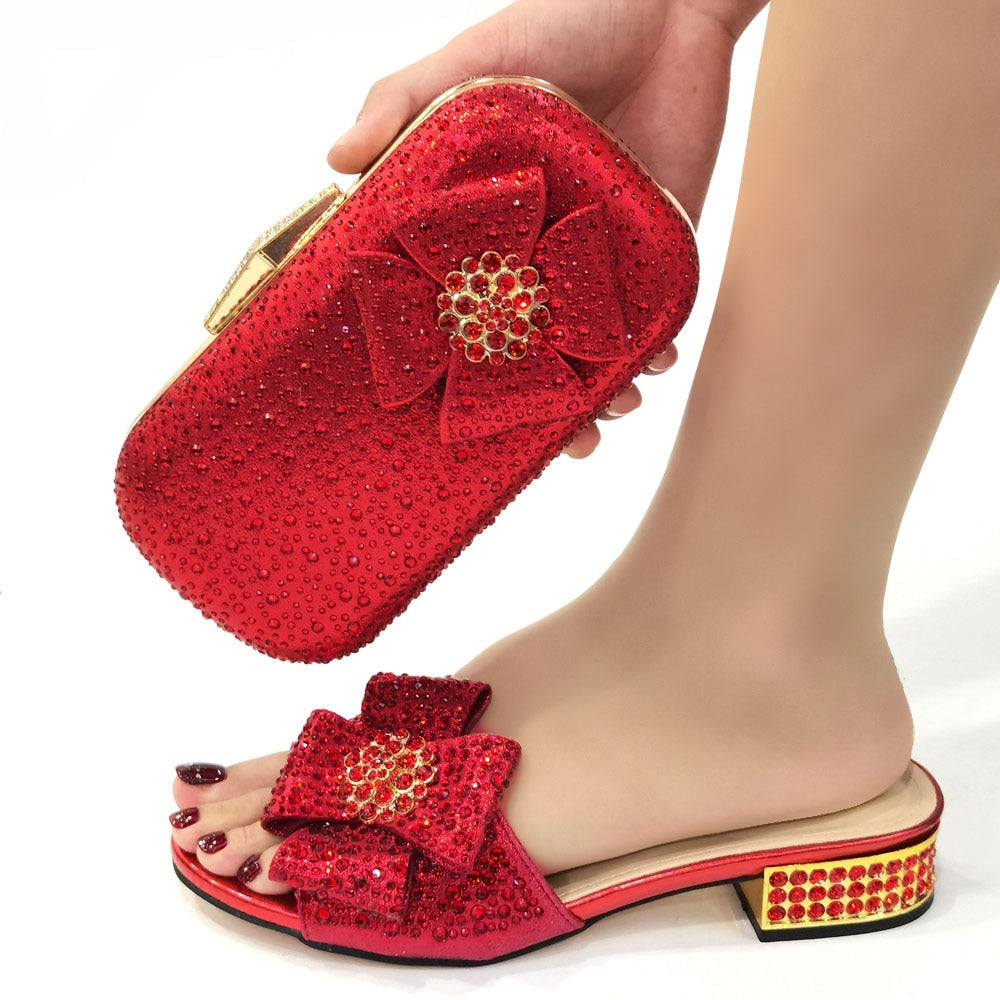 2023 neuestes italienisches Design Glänzende Schleife Kollokation Strass, Damen Schuh und Tasche Sets in Grüner Farbe