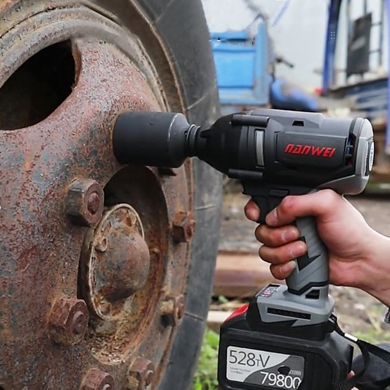 Echter 600 Nm kabelloser elektrischer Schraubenschlüssel, 21 V, industrieller bürstenloser Schlagschrauber für Reifenwechsel / Autoreparatur