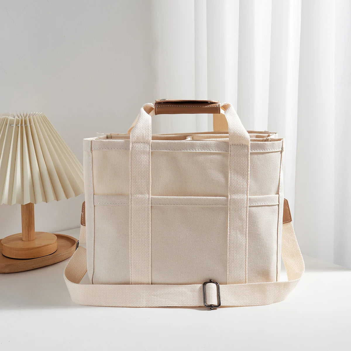 Simple canvas bag for office workers to carry lunch boxes; pure color versatile crossbody bag with large capacity.