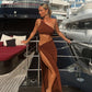 Solides, lässiges, schulterfreies Minikleid für Damen, schräges Kragen-ärmelloses, aushöhlendes kurzes Party Sommerkleid