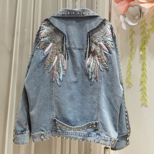 Rivet Wings Bestickte Damen Jeansjacke mit Metallquasten und Nieten