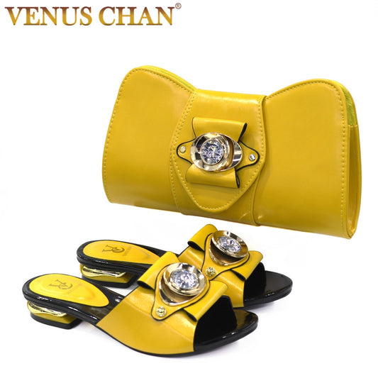 2023 neuestes italienisches Design Mode afrikanische Frauen, niedrige Ferse bequeme Schuhe und Taschen Set