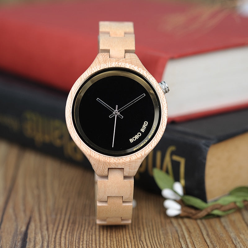 BOBO BIRD P16 Einfache Frauen hölzerne Uhren, Klassisches schwarzes Zifferblatt Damen Quarz Kleid Uhr in hölzernen Box