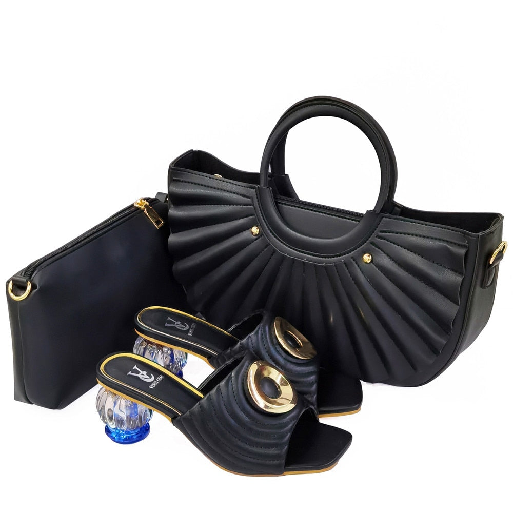 Mode Marken Hausschuhe für Damen Elegante Fersen, Sandalen und Taschen-Set