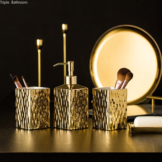 Vergoldeter Badezimmer-Accessoires-Set aus Keramik
